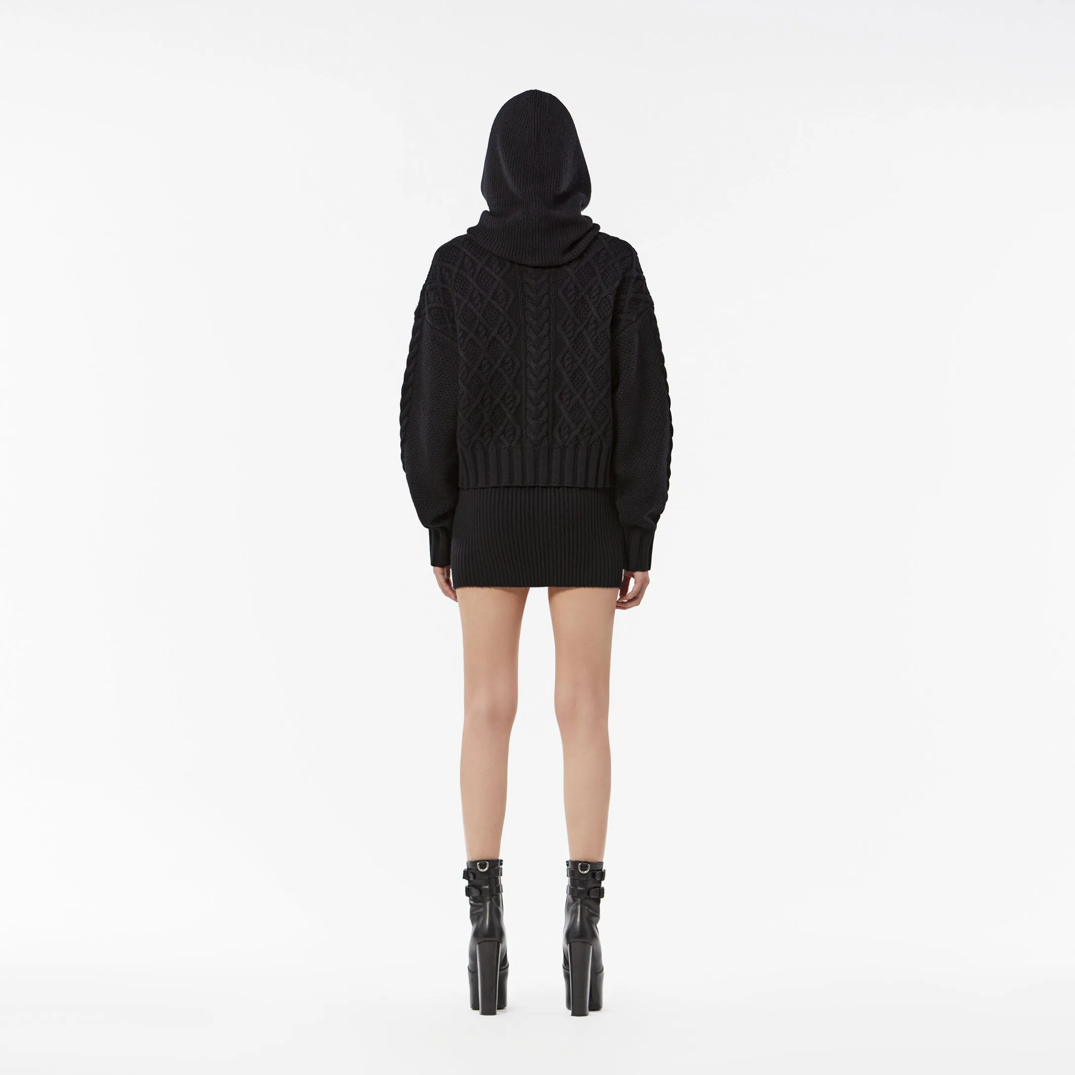 CASHMERE BALACLAVA IN BLACK.