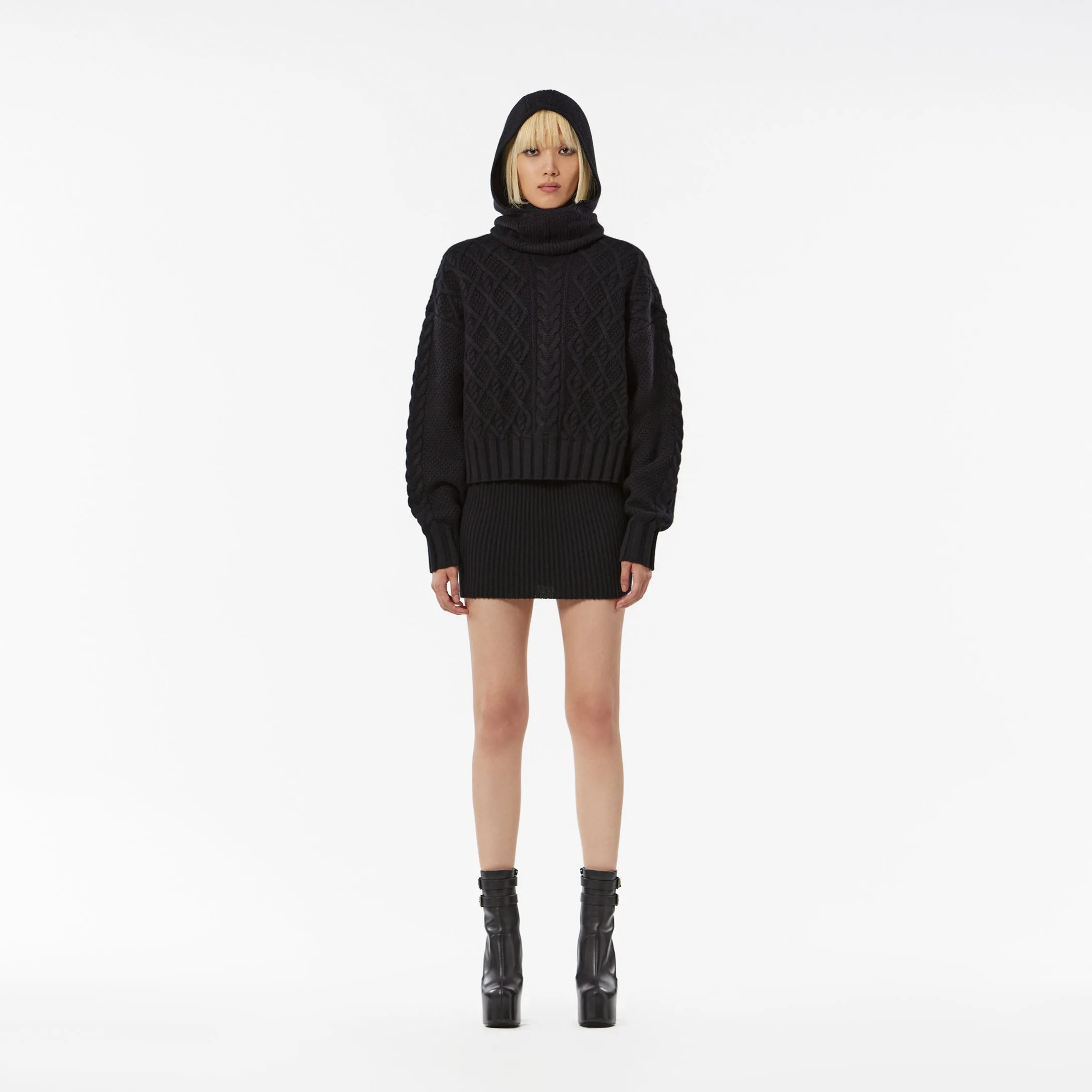 CASHMERE BALACLAVA IN BLACK.