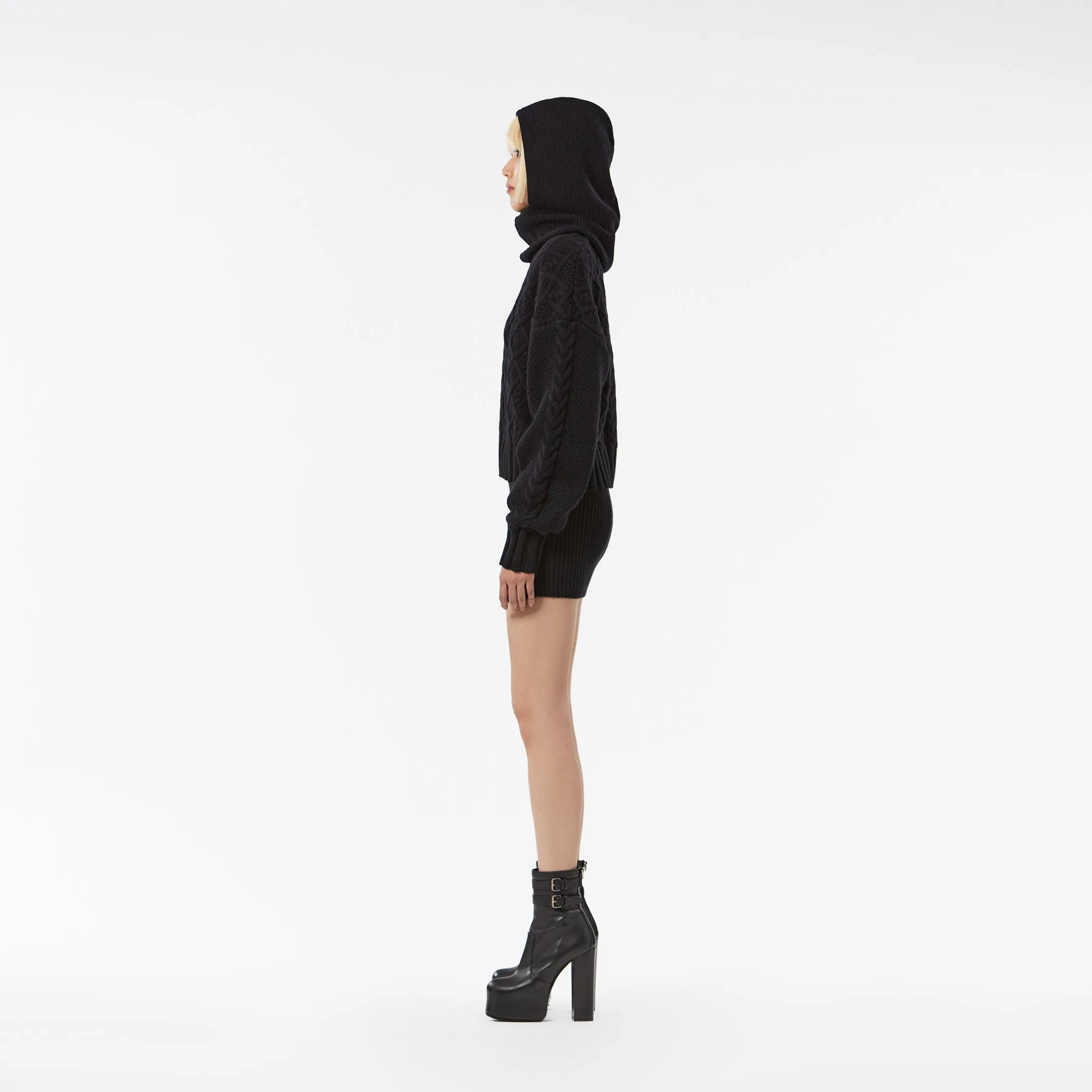 CASHMERE BALACLAVA IN BLACK.