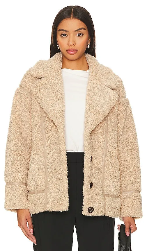 HEARTLOOM Ursula Sherpa Jacket in Beige