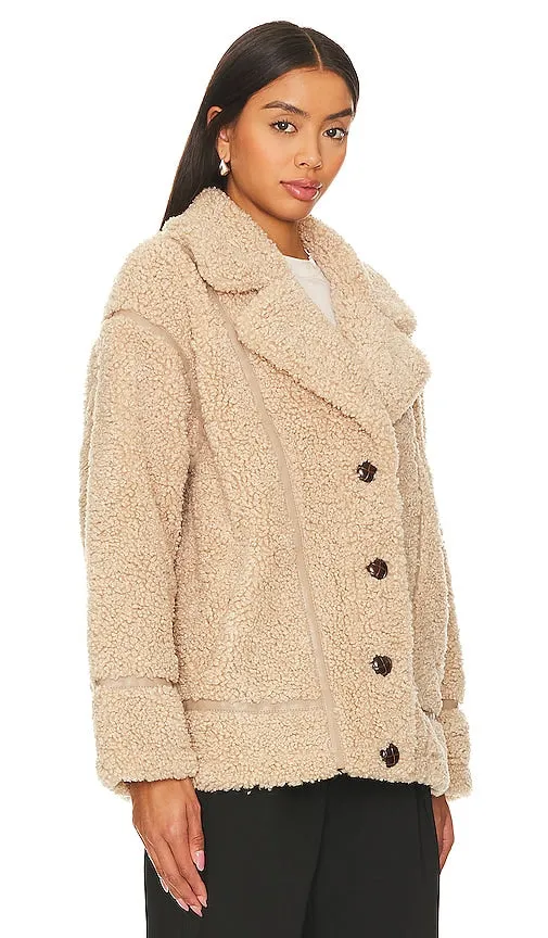 HEARTLOOM Ursula Sherpa Jacket in Beige