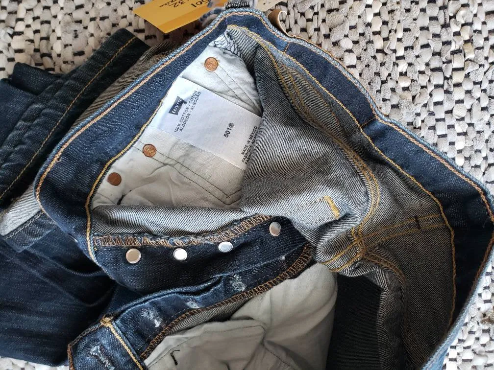 Levi's 501 - 31"x32" red tab, SOLD