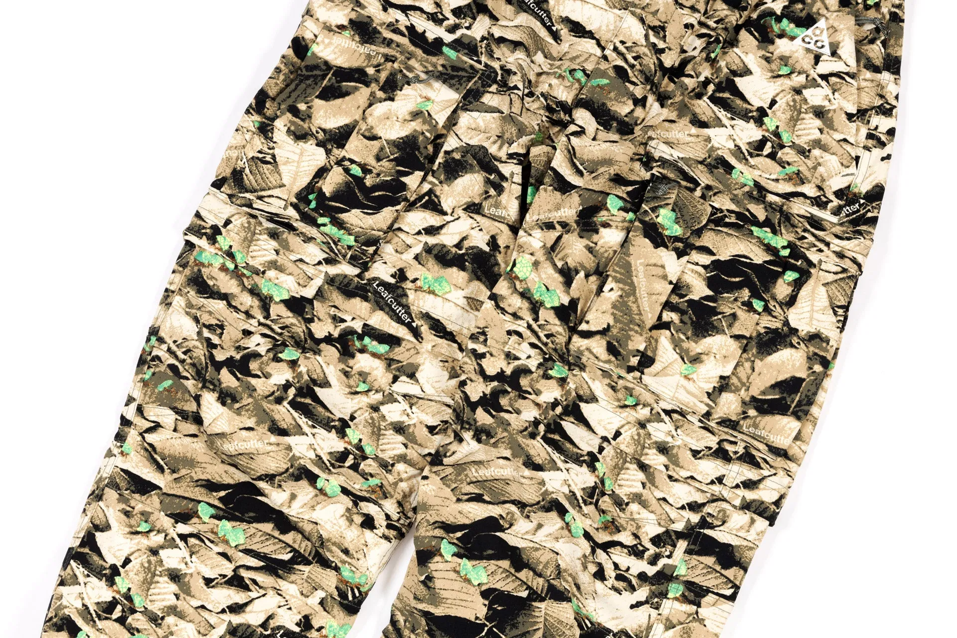 Nike ACG "Smith Summit" Water Repellent UV Cargo Pants 'Parachute Beige/Medium Olive'