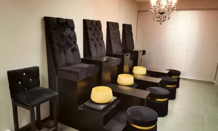 Pamper package with wine