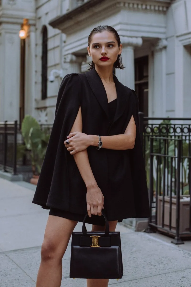 Sable Cape in Black